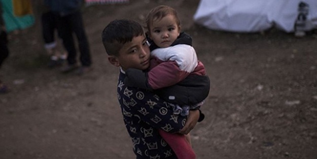 Yunanistan’da bir skandal daha! Mülteci çocuklara ırkçı saldırı