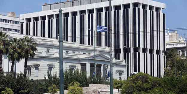 Yunanistan'da bomba paniği! Bina boşaltılıyor