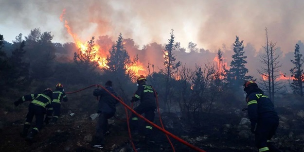 Yunanistan'da büyük yangın! Tahliyeler başladı