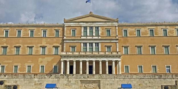 Yunanistan'da ekonomik kriz büyüyor! Maaşları ödenmeyince tasfiye edildi