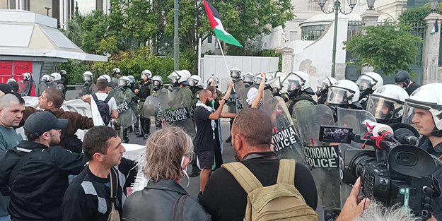 Yunanistan'da Filistin'e destek gösteri! Polis göz yaşartıcı gazla müdahale etti