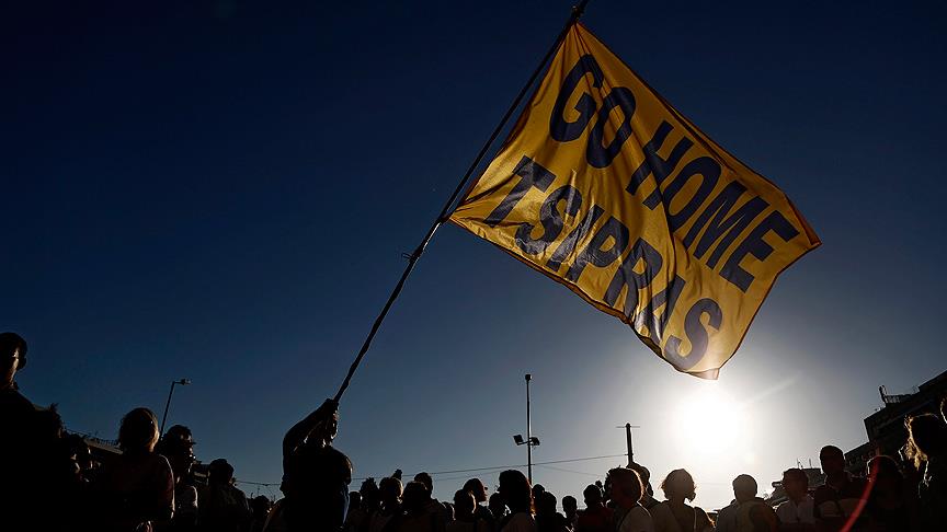 Yunanistan'da hükümet karşıtı gösteri yapıldı