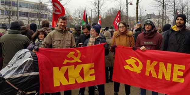 Yunanistan'da Maduro eylemi! Bayraklar yakıldı