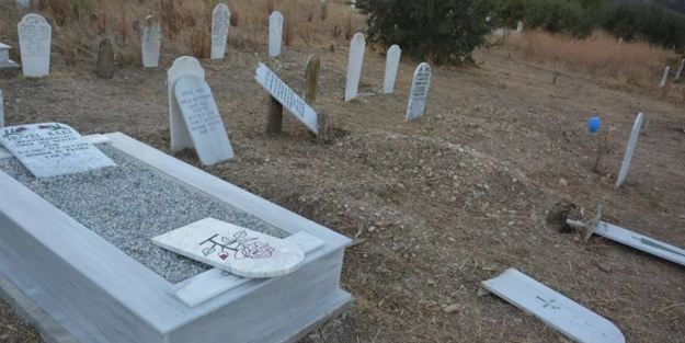 Yunanistan'da Müslüman mezarlığına saldırı!