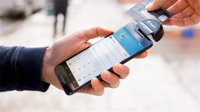 Yunanistan'da nakit kalkıyor