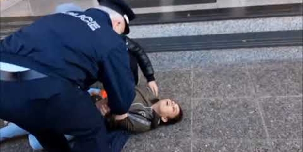 Yunanistan'da onlarca mülteci otelden atıldı!