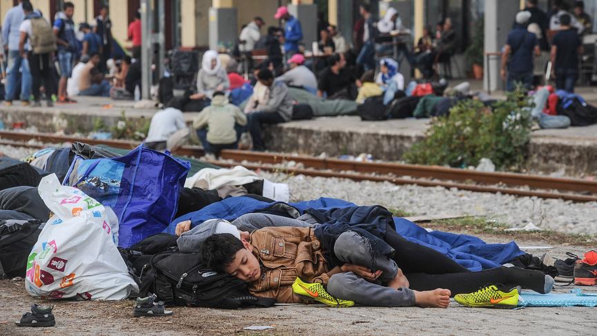 Yunanistan'da sığınmacıların kapattığı demir yolu açılmadı