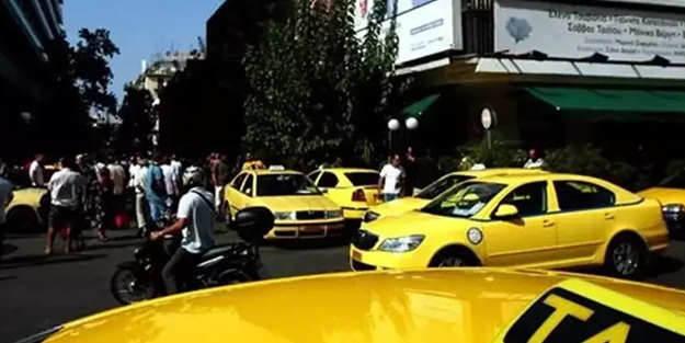 Yunanistan'da taksiciler protesto etti: o saat aralığında iş bırakıp, çağrı yaptılar! Görenler şaştı kaldı