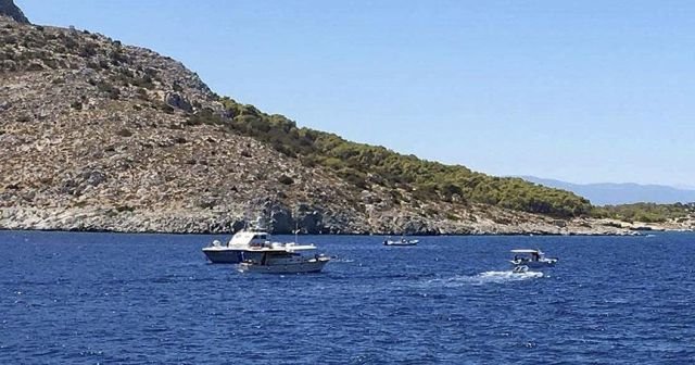 Yunanistan'da turist teknesine sürat botu çarptı: 3 ölü