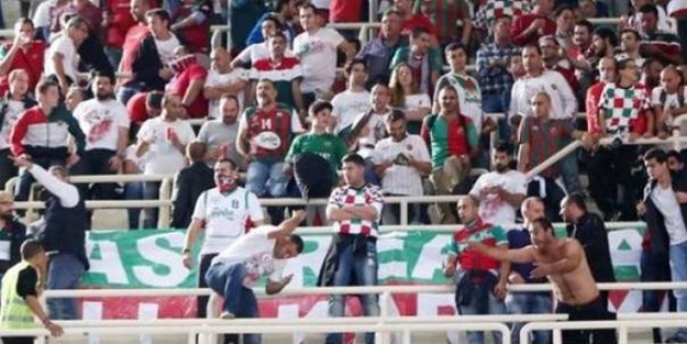 Yunanistan'da Türk taraftar bıçaklandı