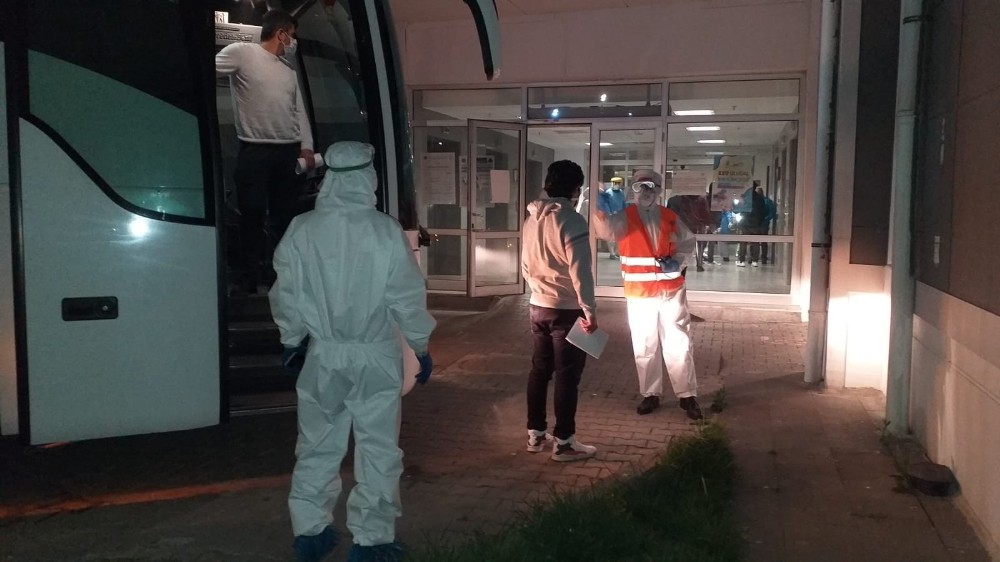 Yunanistan’daki karantina gemisindeki 35 Türk vatandaşı Tekirdağ’a getirildi 