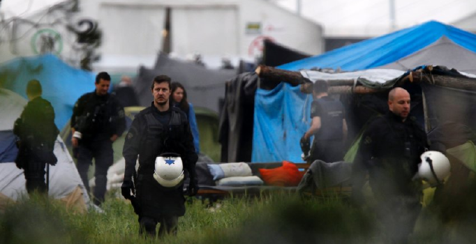 Yunanistan'daki sığınmacılar kampı boşaltılıyor