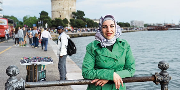 Yunanistan'dan AP'ye başörtülü aday