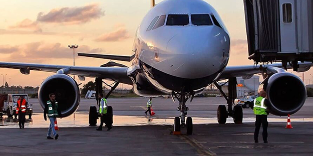 Yunanistan'dan GKRY uçak hediyesi