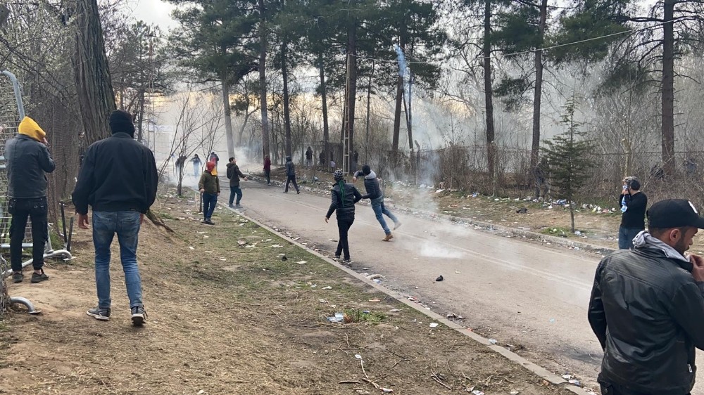 Yunanistan’dan mültecilere sert müdahale 