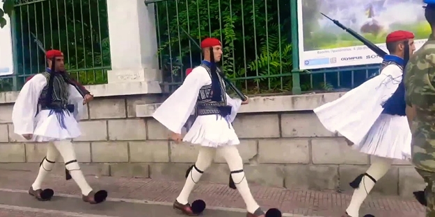 Yunanistan'dan Türkiye sınırında tatbikat