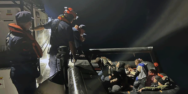 Ölüme terkedilen göçmenler kurtarıldı!
