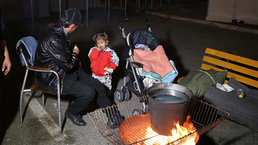Yunanistan'ın İdomeni kasabasındaki kampta sığınmacılar zor durumda
