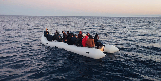 Yunanistan’ın ölüme ittiği 78 göçmen kurtarıldı