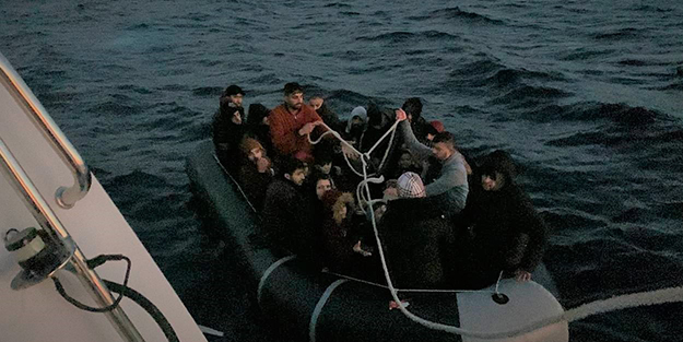 Yunanistan'ın ölüme ittiği göçmenleri Türkiye kurtardı