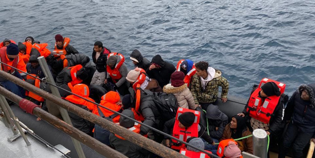 Yunanistan'ın ölüme ittiği göçmenleri Türkiye kurtardı