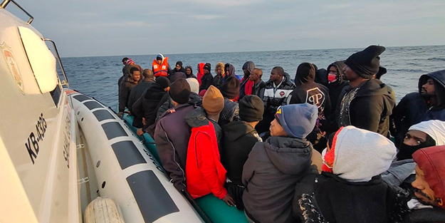 Yunanistan'ın ölüme terk ettiği göçmenlere Türkiye can simidi oldu!