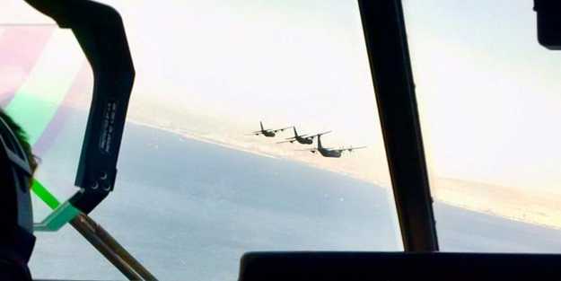 Yunanistan'la gerilim tırmanırken bölgeden sıcak görüntüler! ABD'li isim de uçağa bindi