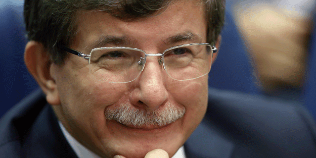 Yunanlar Davutoğlu'nun bu sözlerini manşete taşıdı!