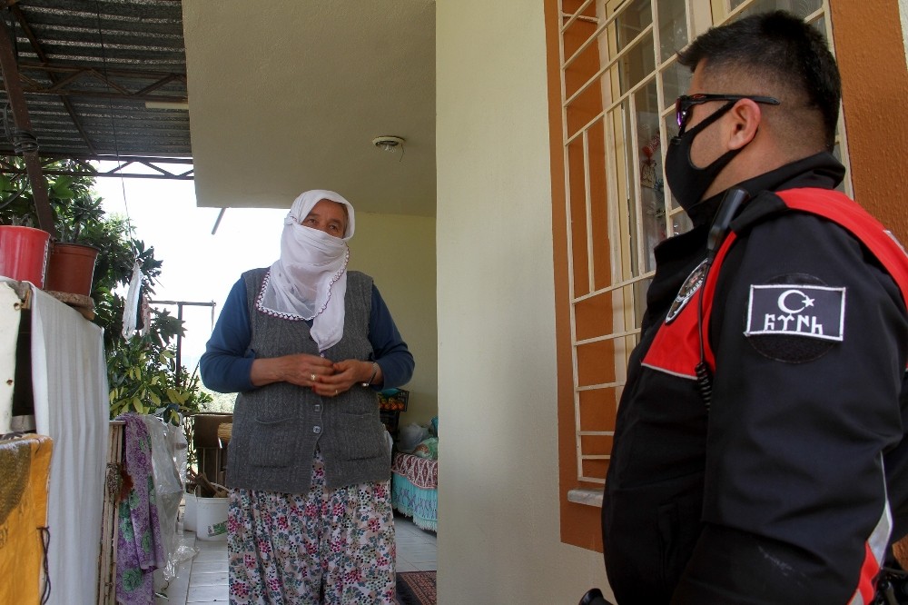 Yunus ekipleri kendi aralarında topladıklarıyla gıda yardımı yaptı 
