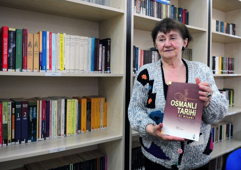 Yunus Emre Enstitüsünden Gürcistan’daki Türkoloji bölümlerine büyük destek 
