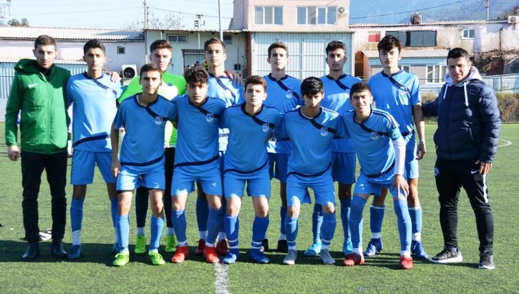 Yunusemre Belediyespor U16 takımı şampiyon oldu 