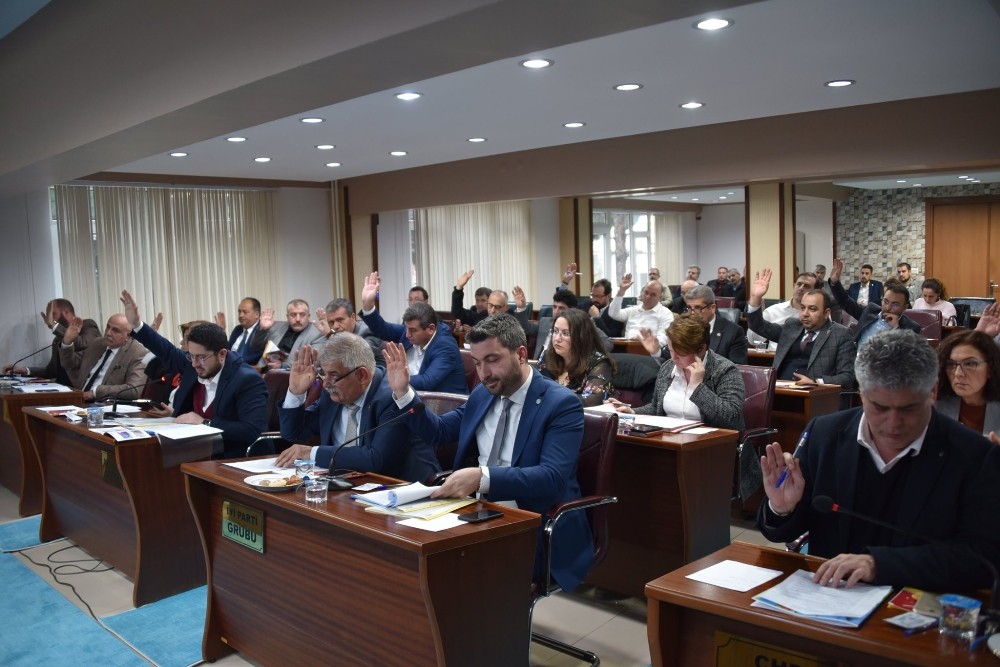 Yunusemre Meclisi depremzedeleri ve şehitleri unutmadı 
