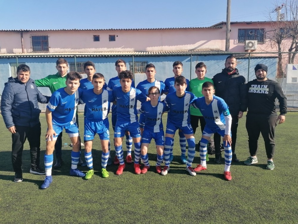 Yunusemre Play-Off’ta ikide iki yaptı 