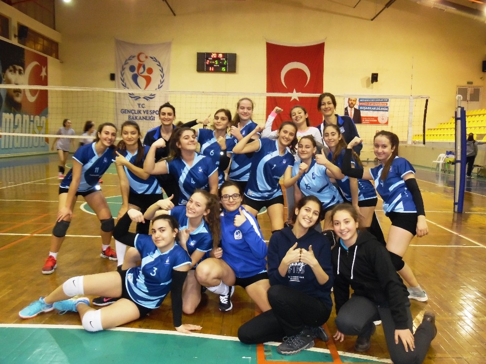 Yunusemre sezonu galibiyetle kapattı 