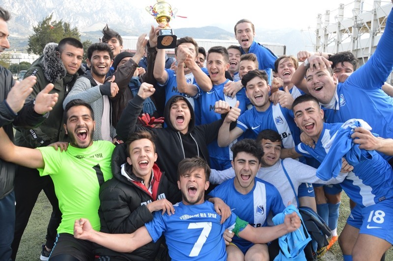 Yunusemre U-19 takımı Manisa İl Şampiyonu oldu 