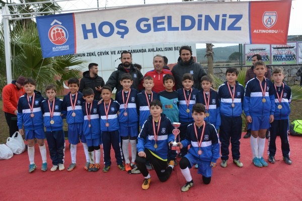 Yunusemre U11 takımı turnuvada 2. Oldu 
