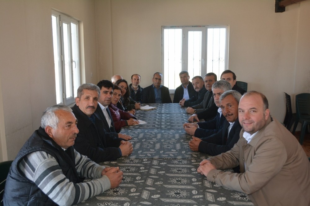Yunusemre vatandaşın sorunlarını yerinde dinledi 