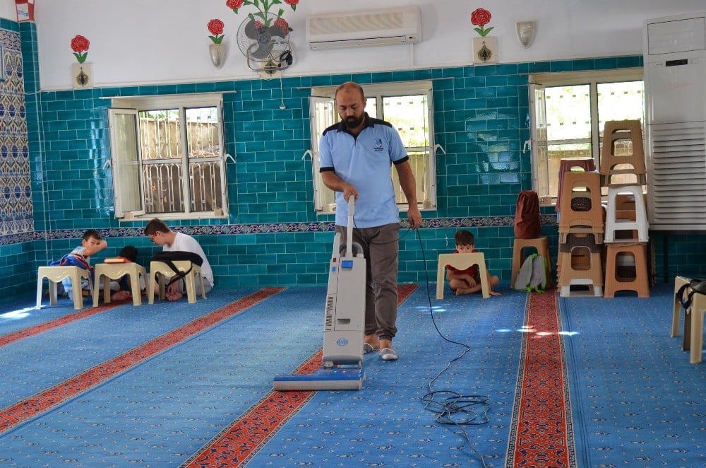 Yunusemre’de ibadethaneler bayrama hazır 