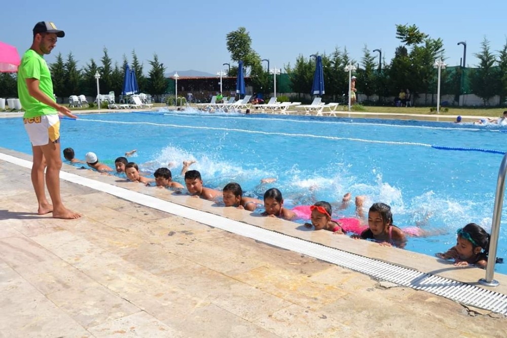 Yunusemre’de son dönem yüzme kursu başlıyor 