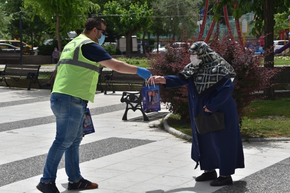 Yunusemre’den 65 yaş ve üzerine hijyen paketi 