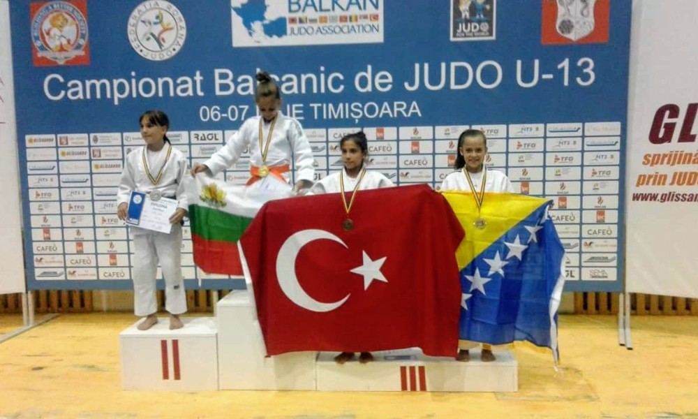 Yunusemreli sporcu Balkan 3’üncüsü oldu 