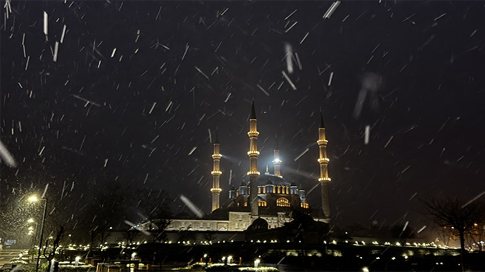 Yurda giriş yaptı Edirne'de kar yağışı başladı