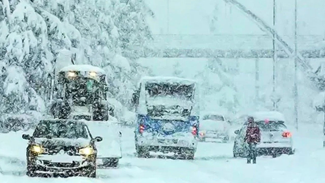 Yurdun tamamında etkili olacak! Bakanlıktan sürücülere uyarı: Yoğun kar yağışına hazır olun!