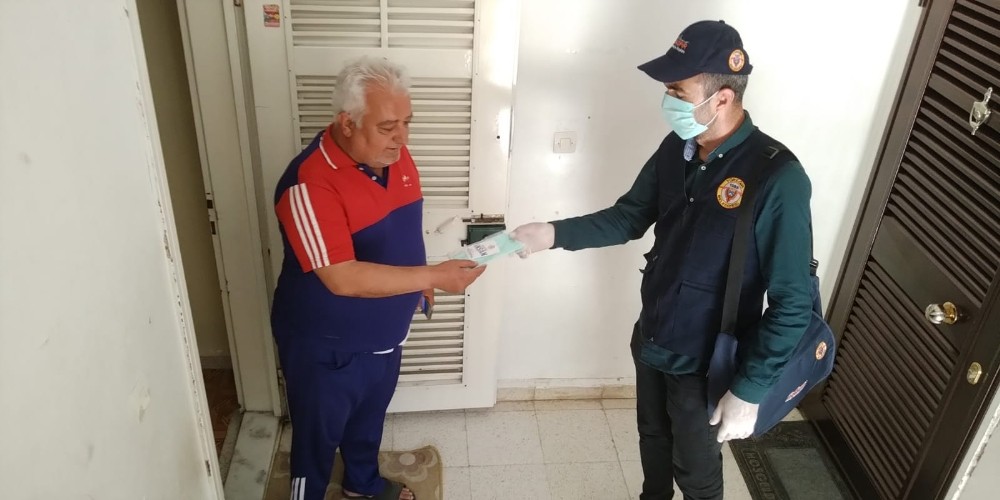 Yüreğir Belediyesi 1 milyon maske dağıttı 