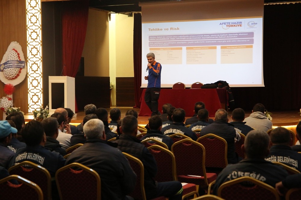 Yüreğir’de belediye personeline afet bilinci eğitimi 