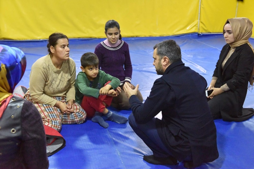 Yüreğir’de sel felaketinin yaraları sarılıyor 