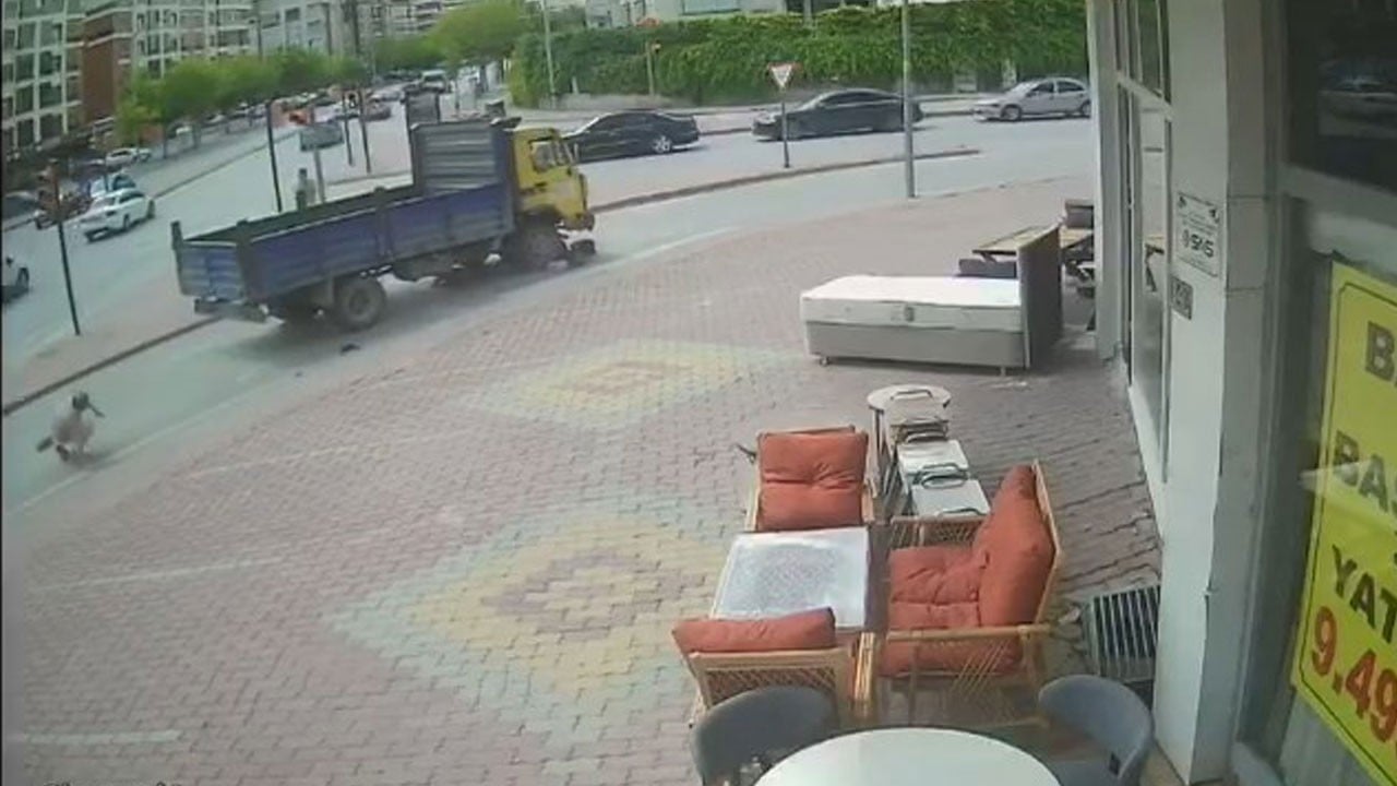 Yürekleri ağza getiren kaza! Elektrikli bisiklette