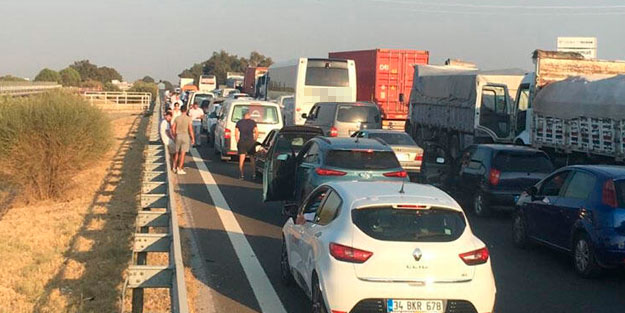 Yürekleri ağza getiren olay! Otoyol çift yönlü ulaşıma kapandı