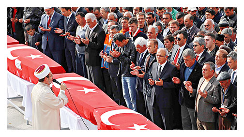 Yürekte acı, dillerde dua