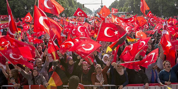 Yurt dışında kaç Türk yaşıyor? Son rakam açıklandı